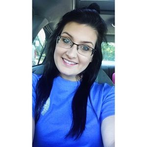 Meet your Posher, Alicia