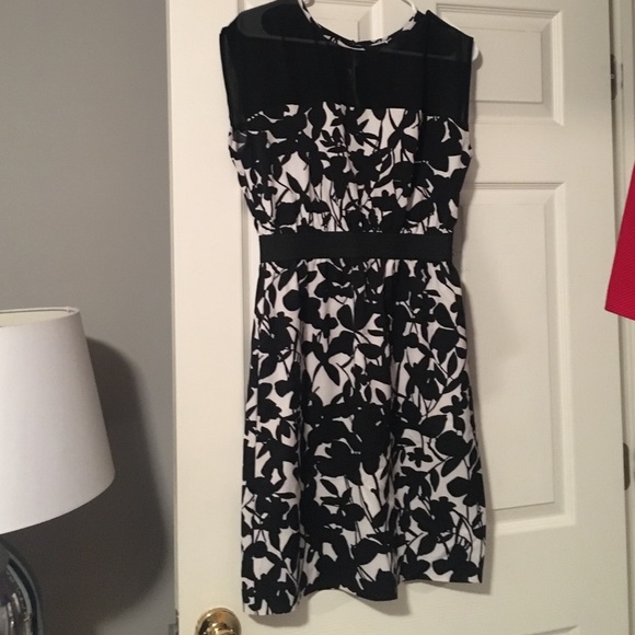 New York & Company Dress Size M