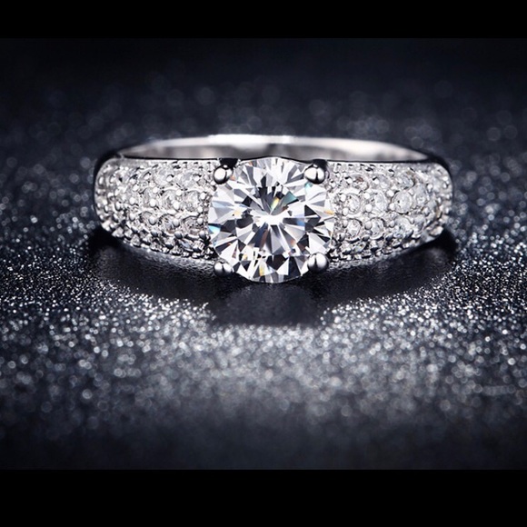 Beautiful Cubic Zirconia Vintage Ring