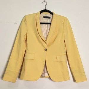 Yellow woman blazer.