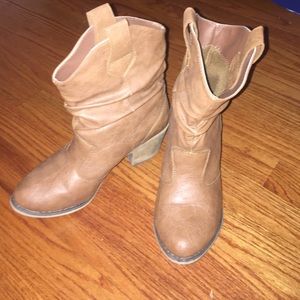 Country style boots