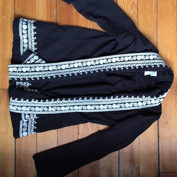 Lucky Brand Embroidered Sweater size xs