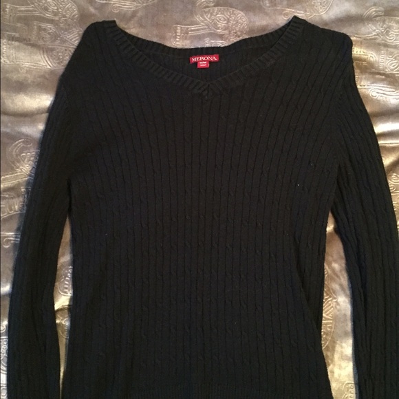 Black cable knit long sleeve sweater