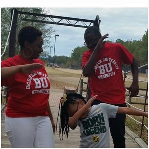 Meet your Posher, Cassandra