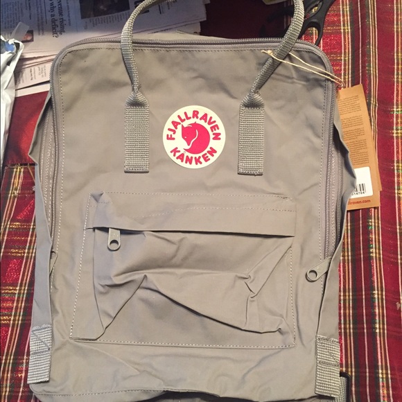 BRAND NEW CLASSIC FJALLRAVEN KANKEN IN COLOR FOG