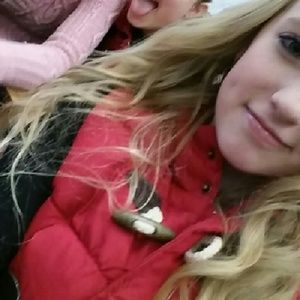 Meet your Posher, Caitlin