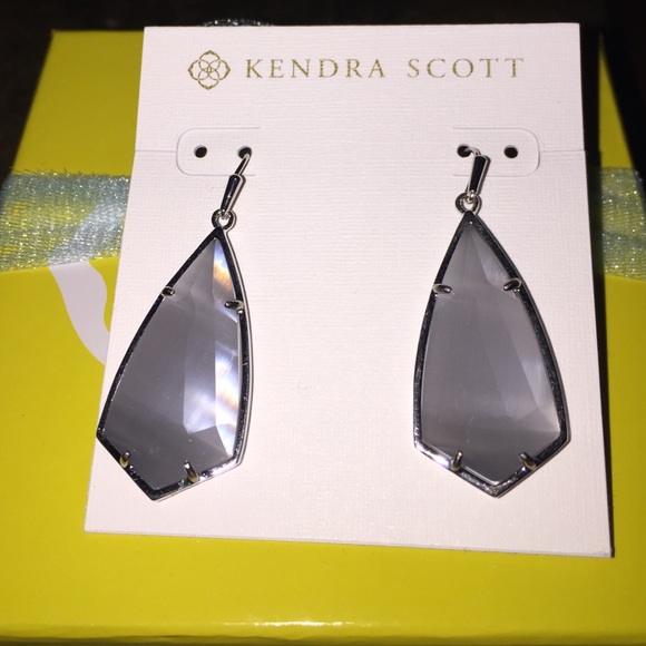 KENDRA SCOTT CARLA