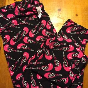 NRAND NEW TC LuLaRoe Leggings Pink Parakeets