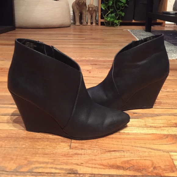 seychelles wedge booties