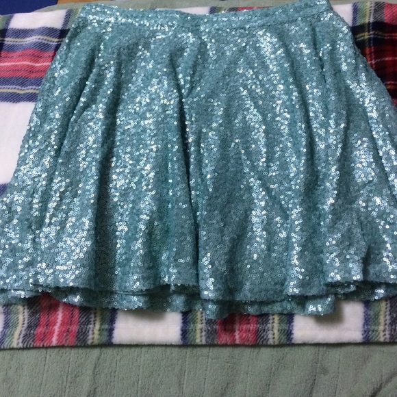NWOT Forever 21 Sequin Skater Skirt