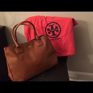 Authentic Tory Burch Robinson with Dust Bag!