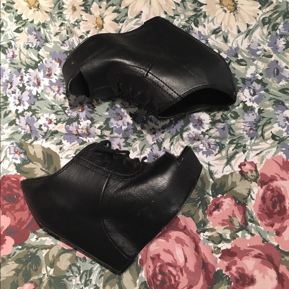 Steve Madden peep toe wedge