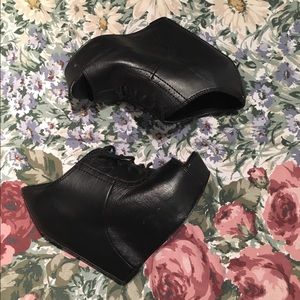 Steve Madden peep toe wedge