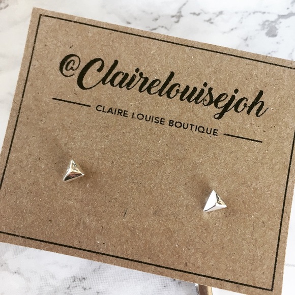 💕SALE💕 - MINI SILVER TRIANGLE STUD EARRINGS - - Picture 4 of 4