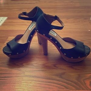 Steve Madden rustic open toe heel