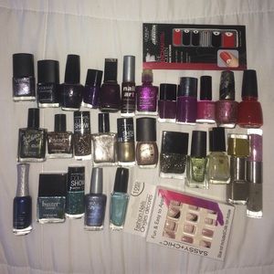 Lot of 28 Nailposhes and 2 decal stickers
