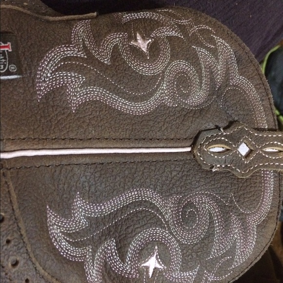 Justin's boots - Picture 2 of 4