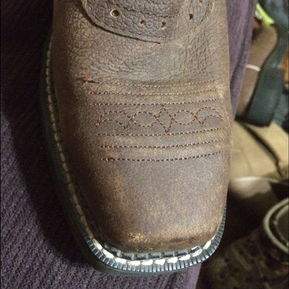 Justin's boots - Picture 3 of 4