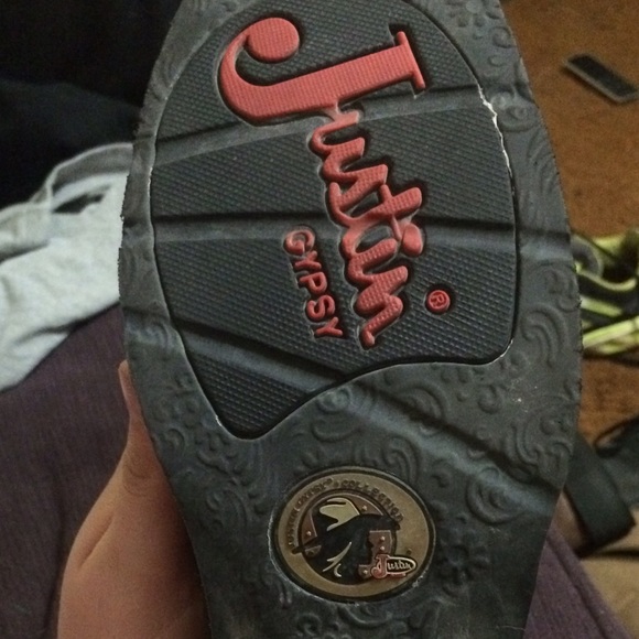 Justin's boots - Picture 4 of 4