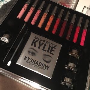 Kylie "Snow" eyeliner