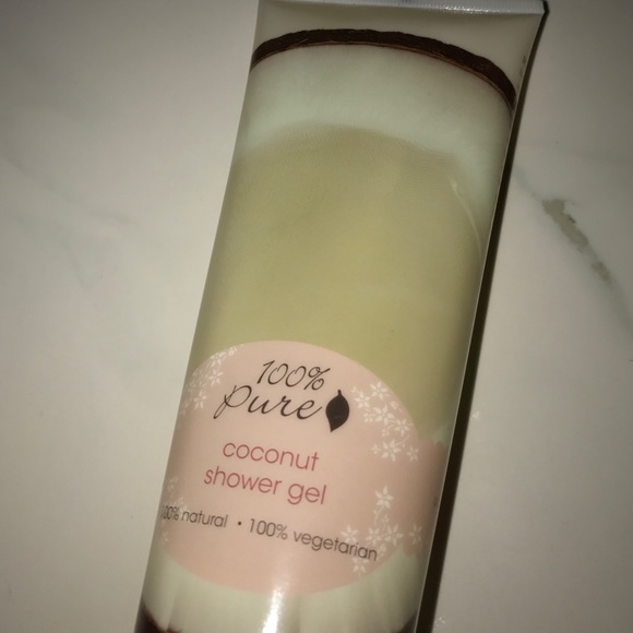 ✨SOLD✨100 Pure coconut shower gel