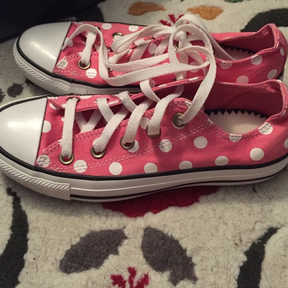 Pink polka dot converse