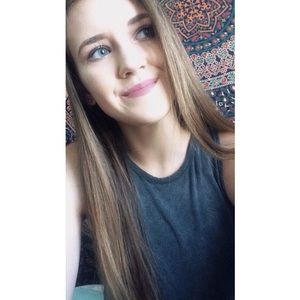 Meet your Posher, Abby