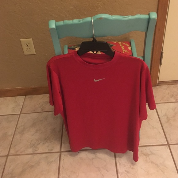 Boys XL Nike dri-fit t-shirt.