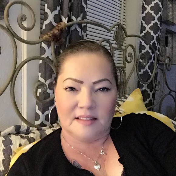 Meet your Posher, Gloria