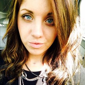 Meet your Posher, Victoria