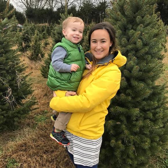 Meet your Posher, Caitlin - Picture 1 of 1