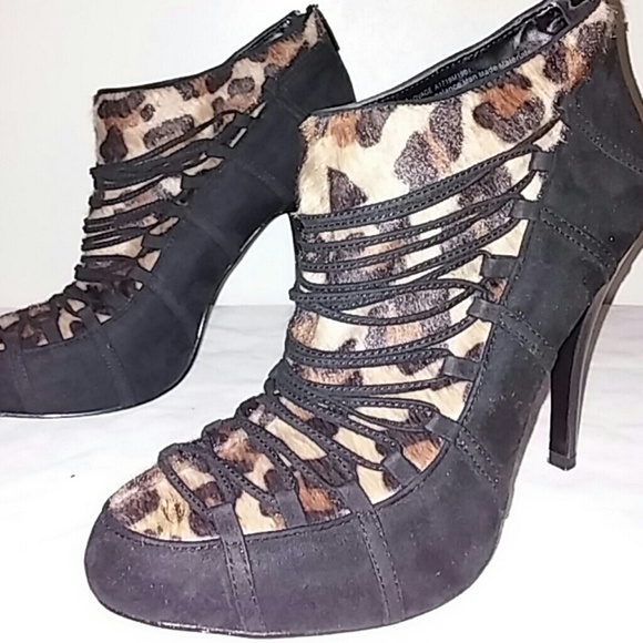 Like New Cheetah Booties