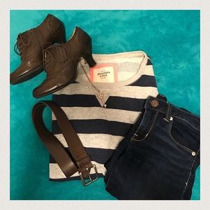 💙 Striped Abercrombie & Fitch Sweater 💙