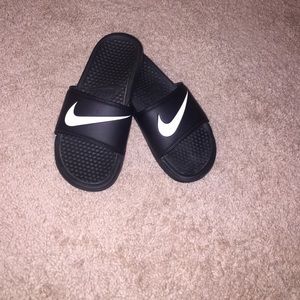 NIKE SANDALS