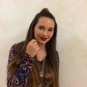 Meet your Posher, Evie