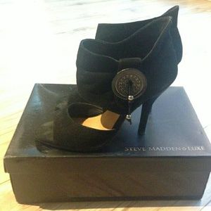 Steven Madden Luxe Suede Open Toed Booties 7