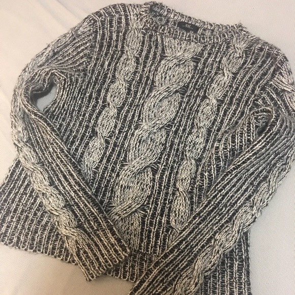 Trendy gray and black sweater - Picture 1 of 1