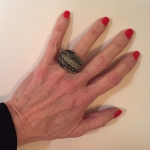 Beautiful Swarovski Crystal Cocktail Ring