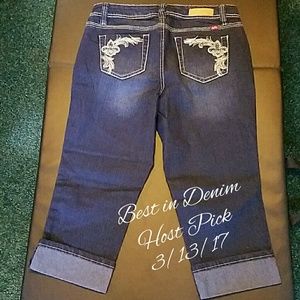 🎉HP🎉👖 Royalty Capri Jeans