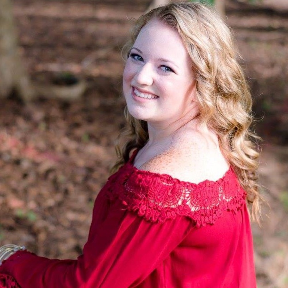 Meet your Posher, Caitlyn