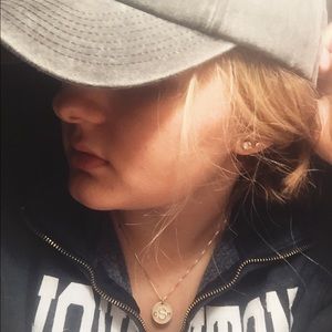 Meet your Posher, Chloe