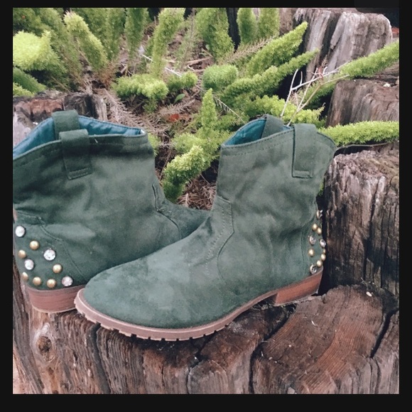 Adorable green jeweled booties