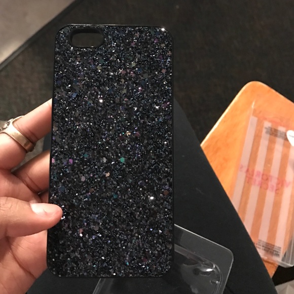 A Victoria's Secret phone case for iPhone 6 6s &7 - Picture 2 of 4