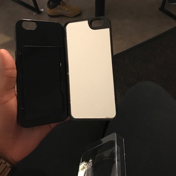 A Victoria's Secret phone case for iPhone 6 6s &7 - Picture 4 of 4