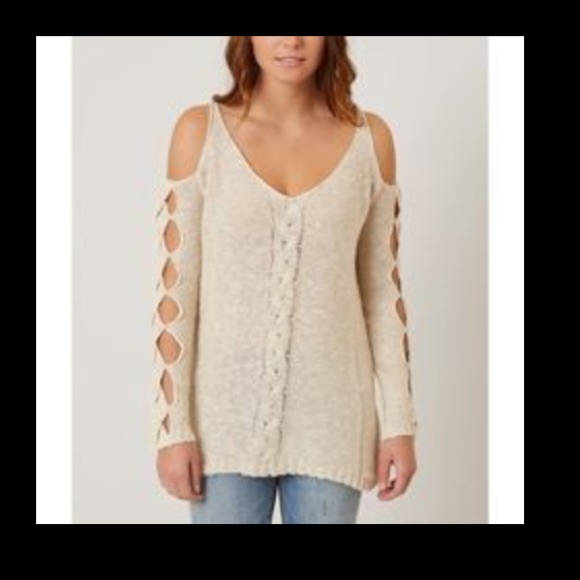 Could shoulder sweater
