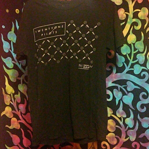 Tops - twenty one pilots shirt