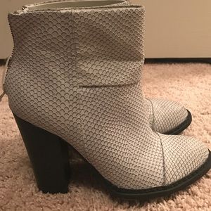 Chinese laundry boots used