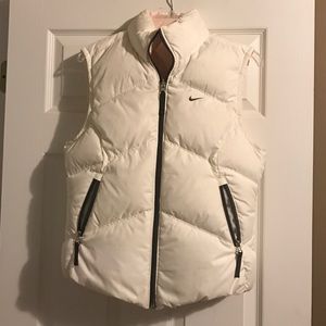 Nike puffer reversible vest women's medium