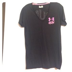 Under Armour semi-fitted heatgear tshirt. Medium