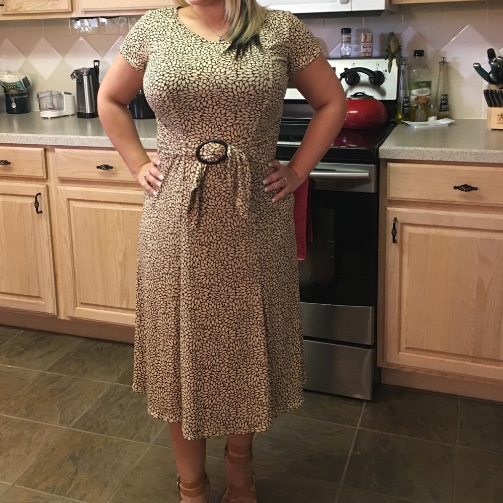 Perceptions tan and brown belted dress